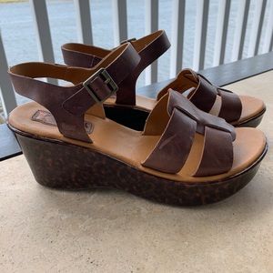 Wedge sandals, Kors-Ease